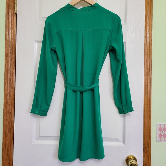 Emerald Green V neck Dress - Picture 3 of 6